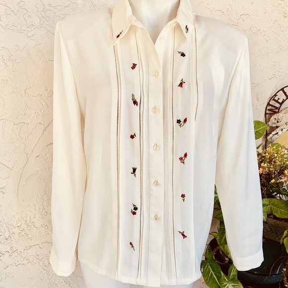 Vintage KORET PETITE Elegant Embroidered Blouse - Picture 3 of 11